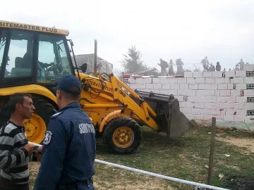 Без компромис с незаконните постройки в ромската махала на Гърмен