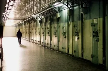 Възрастна жена опита да вкара наркотици в Пловдивския затвор