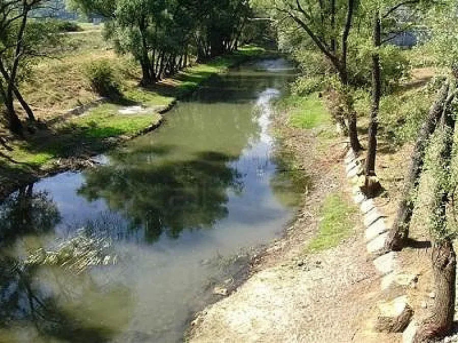 Затворници чистят реките в бургаско