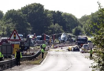 7 загинали след като самолет катастрофира на авиошоу в Англия