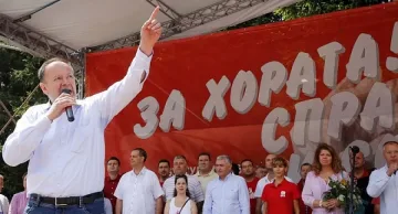 Миков празнува с пивоварите в Лом