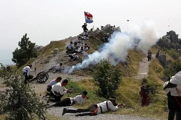 С руски борш почерпиха на Шипка