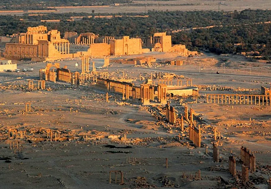 Бокова: Екстремистите брутално рушат