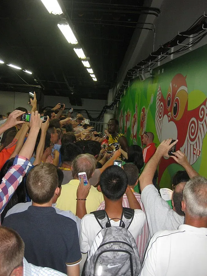 Болт се разбяга в сериите в Пекин