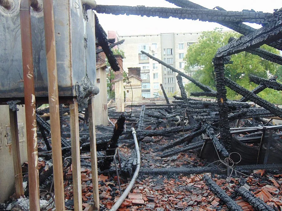 Помощното училище напълно неизползваемо след пожара