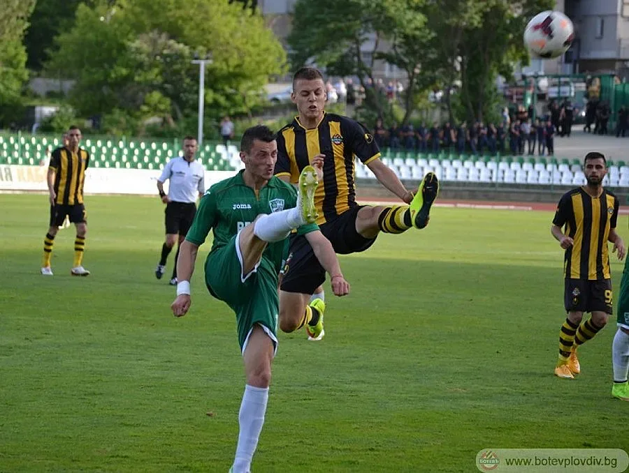 Фенове надъхват "Ботев" в рейса