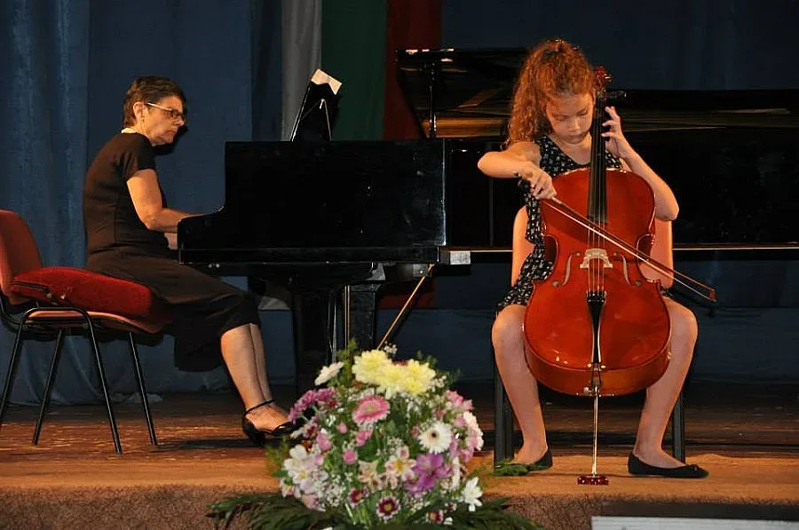 Класическа музика радва жители и гости на Разлог