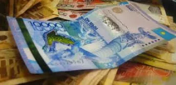 Валутата на Казахстан  се срина, търговията спря
