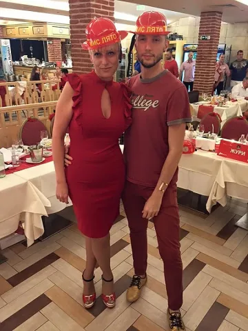 Код: червено