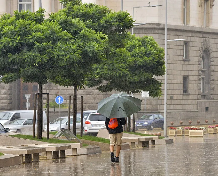 Дъждовете продължават