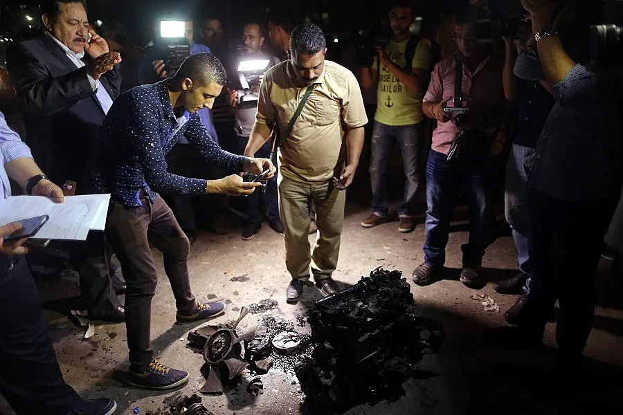 Десетки ранени при взрив в Кайро