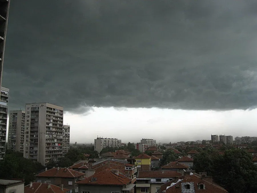 Мълнията се цели в GSM-a