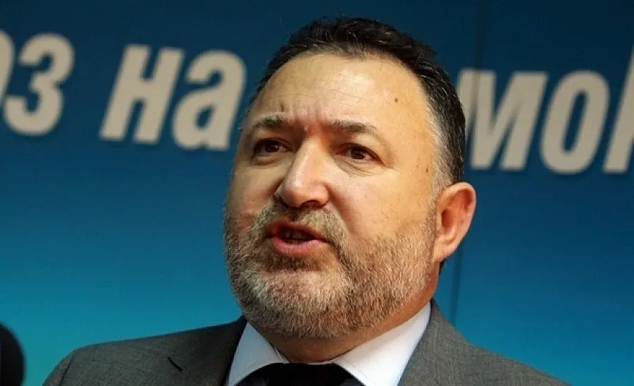 СДС застана зад Кабаиванов