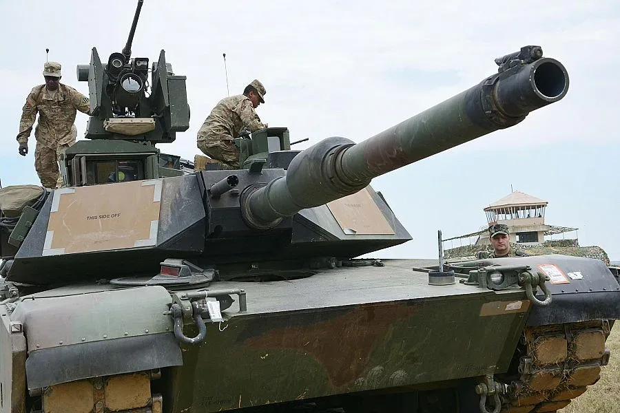 US морски пехотинци с 4 танка на "Ново село"