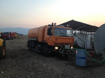 Карат вода с водоноски до три квартала в Кърджали 