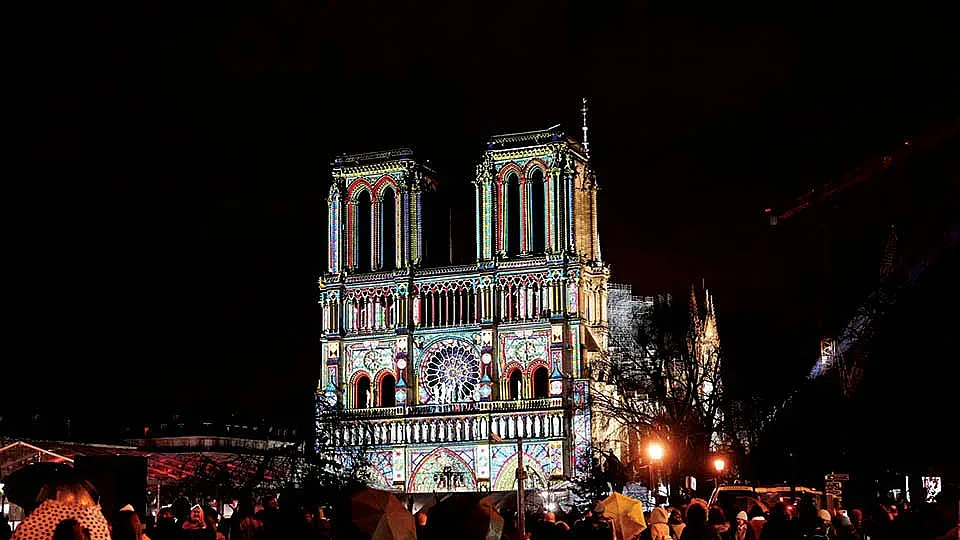 “Нотр Дам” блесна отново