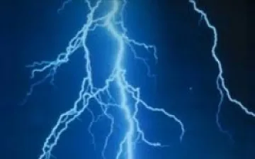 Мълния уби 11-годишно дете в Бургас