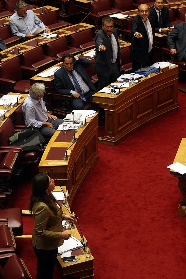 Орязват със 100 € минималната пенсия в Гърция