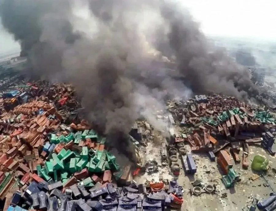 Задържаха собственика на взривения склад в Тянцзин 