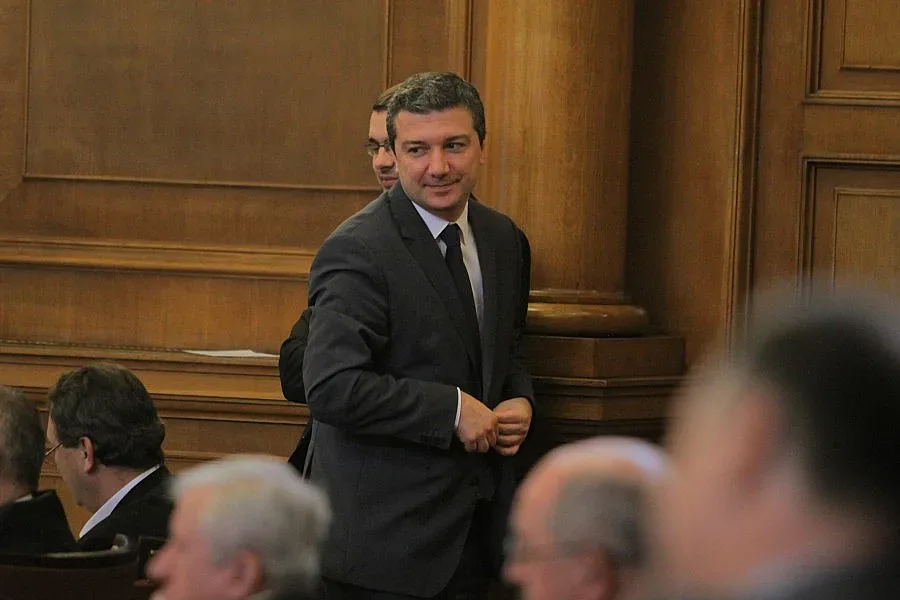 Стойнев захапа Калфин за миньорските пенсии