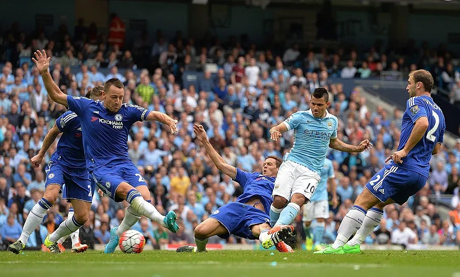 "Сити" наби "Челси" в Манчестър