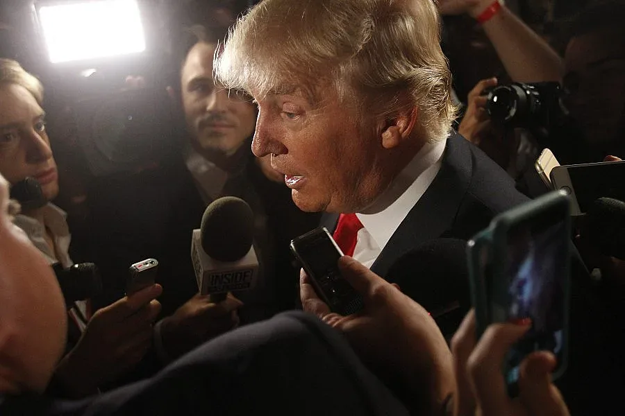 Тръмп бие шута на имигрантите