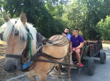 Иван и Андрей подкараха каруца