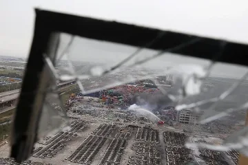 Нови експлозии и голям пожар в Тянцзин
