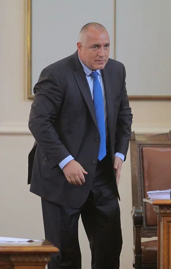 Премиерът открива трафик-кулата във Варна