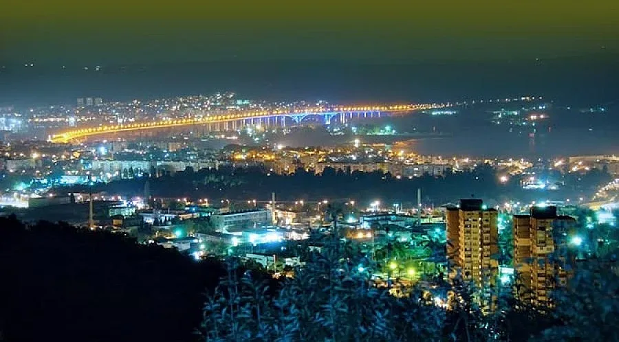 Шоу върху воден екран за деня на Варна