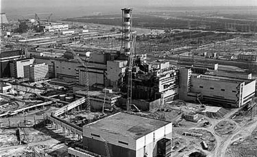 Затягат контрола в Чернобил