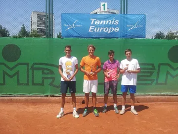 Български тенисисти спечелиха турнира в СК „ДЕМА”