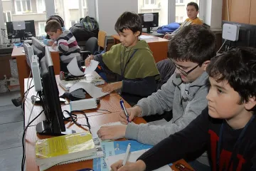 Хайки за мъртви души в клас всеки месец 