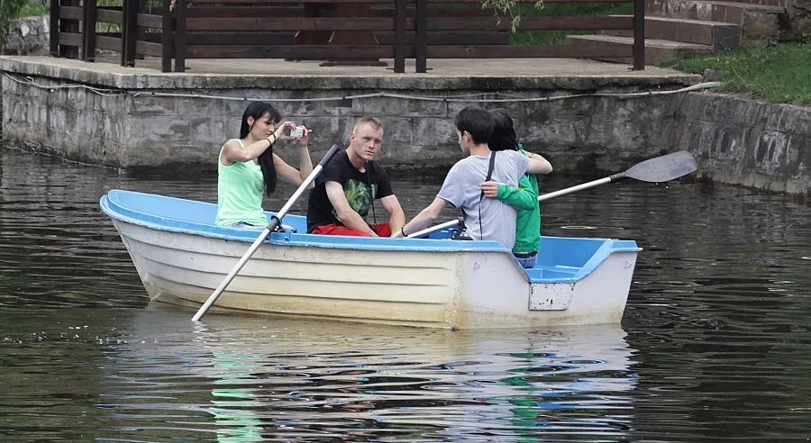 Работещите младежи намаляха с 10 000