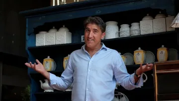 Башар Рахал обикаля къщи из София