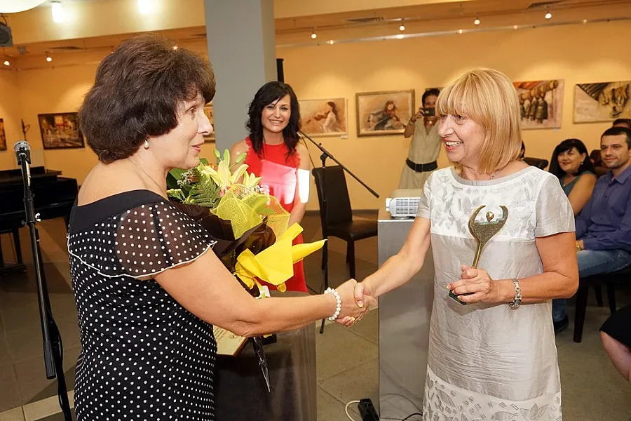 Обществен дарителски фонд – Варна отличи проф. Анелия Клисарова