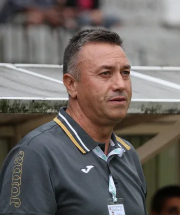 Матушев остава треньор на "Пирин"