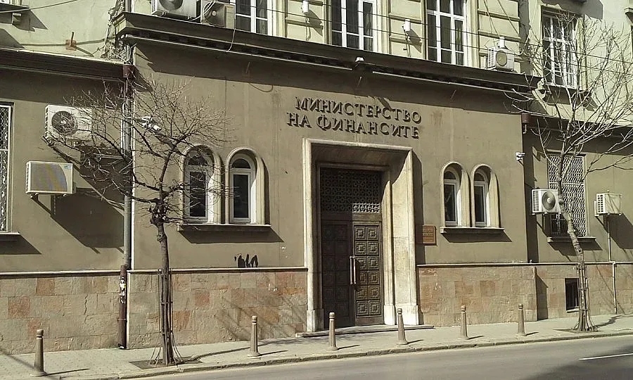 Бюджетният излишък е 890 млн. лева