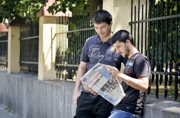 Елитът на нацията чете 23 години "Стандарт"