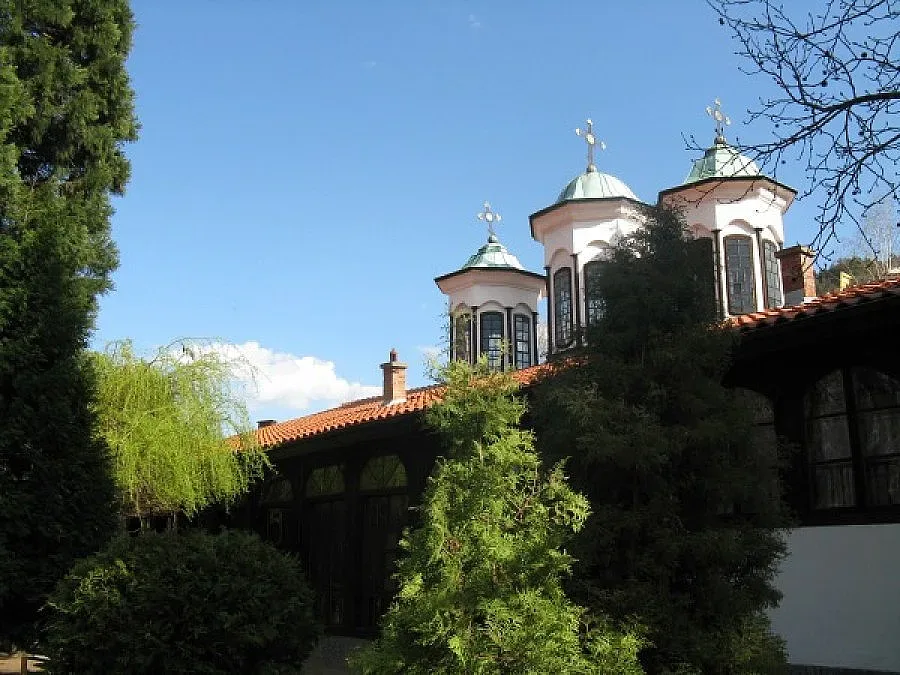 Плащат за укрепване на черква с общински пари