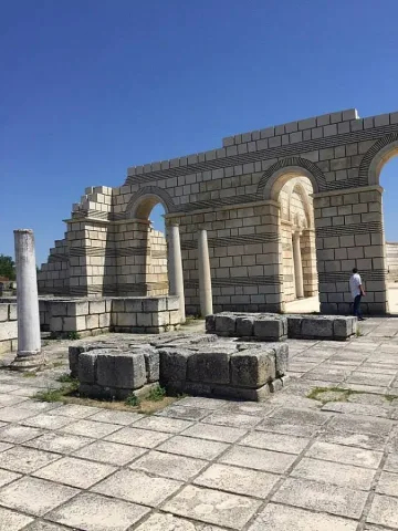 Водата от Свещения кладенец в Плиска - опасна 