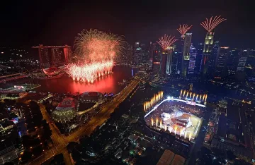 Сингапур чества 50 години независимост