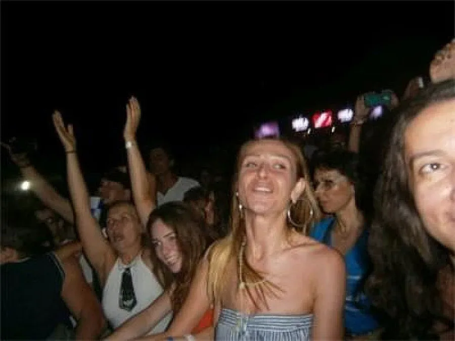 Зори в спалнята на Роби