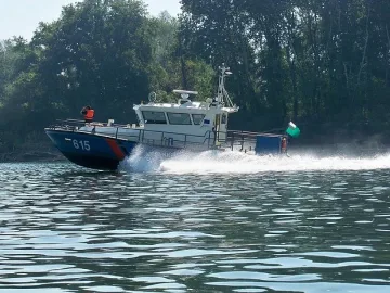 Медали за граничари, спасили майка и дъщеря от удавяне