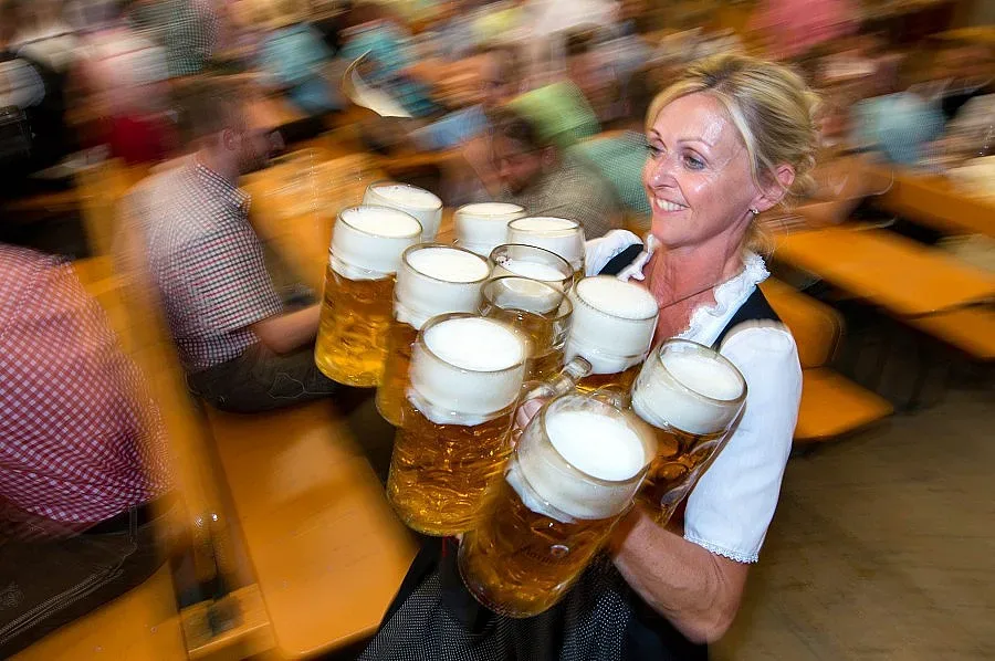 Кризата удари по пивото на сърбите