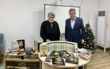 Вежди Рашидов и Георги Първанов дариха ценни книги на Старозагорската библиотека