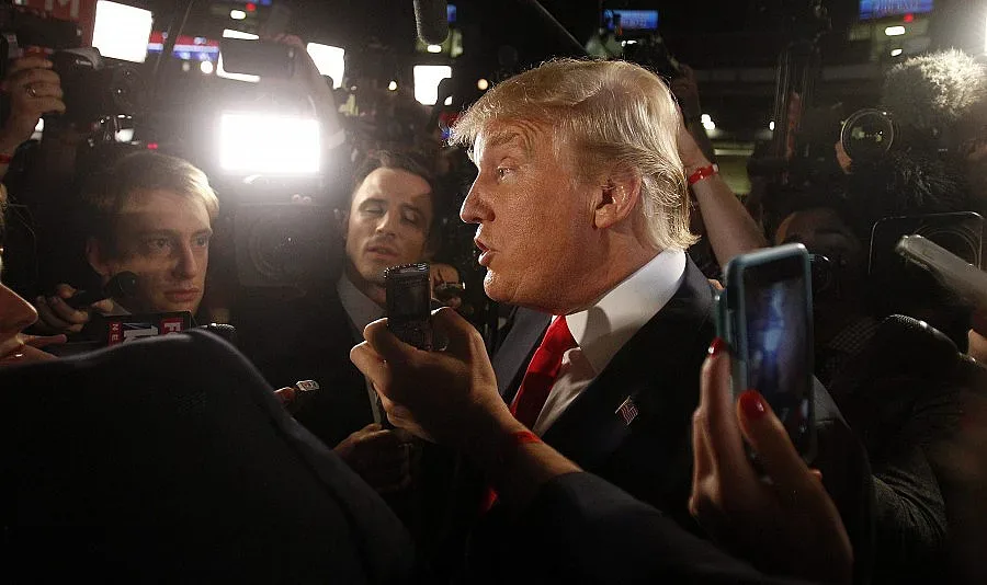 Тръмп прави лудо шоу на дебатите