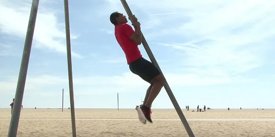 Тренировка на открито за стягане и сила (ВИДЕО)