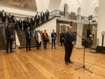 За първи път! Средновековни български мечове събрани в изложба