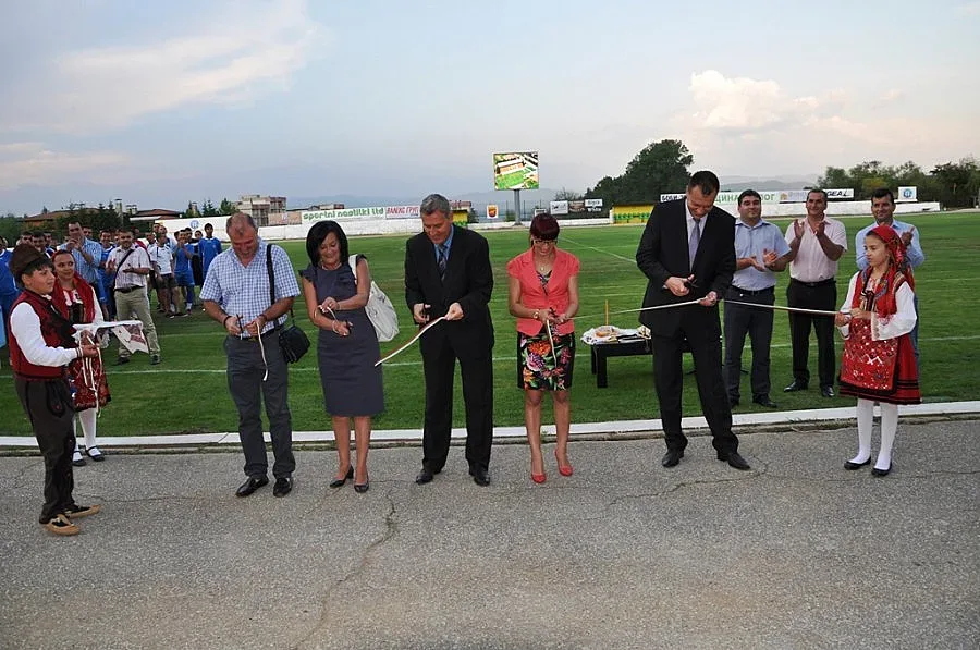 Над 4000 фенове откриха модерния стадион на Разлог